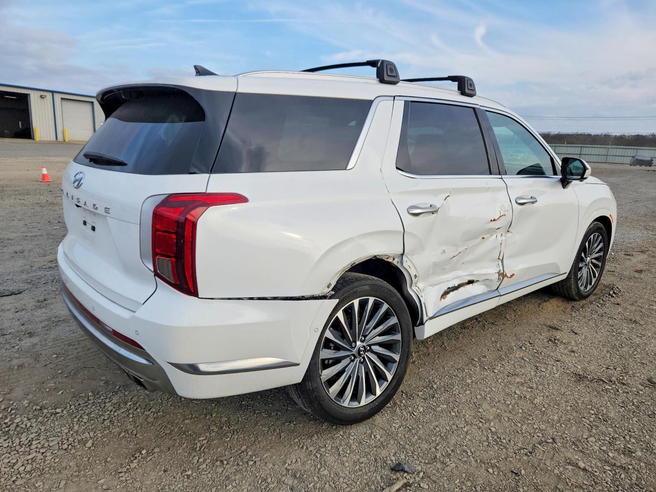 2024 Hyundai Palisade Calligraphy - Image 3