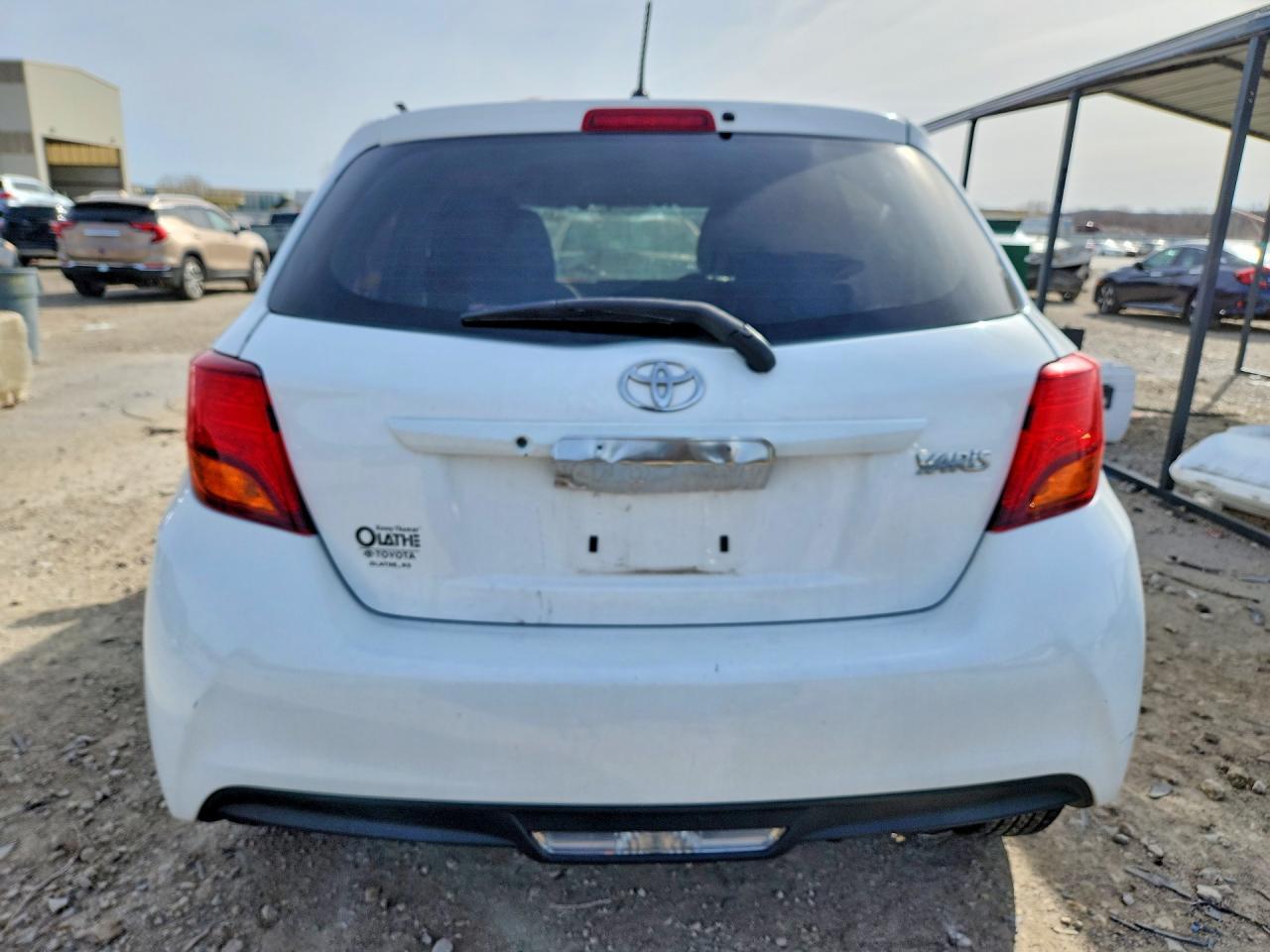 2015 Toyota Yaris 5-Door L - Фото 6