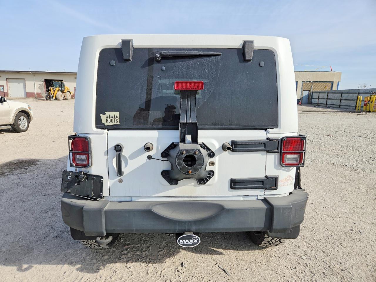 2012 Jeep Wrangler Unlimited Sahara - Image 6