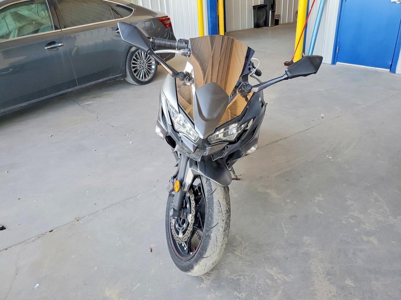 2022 Kawasaki Ex650 N - Image 2