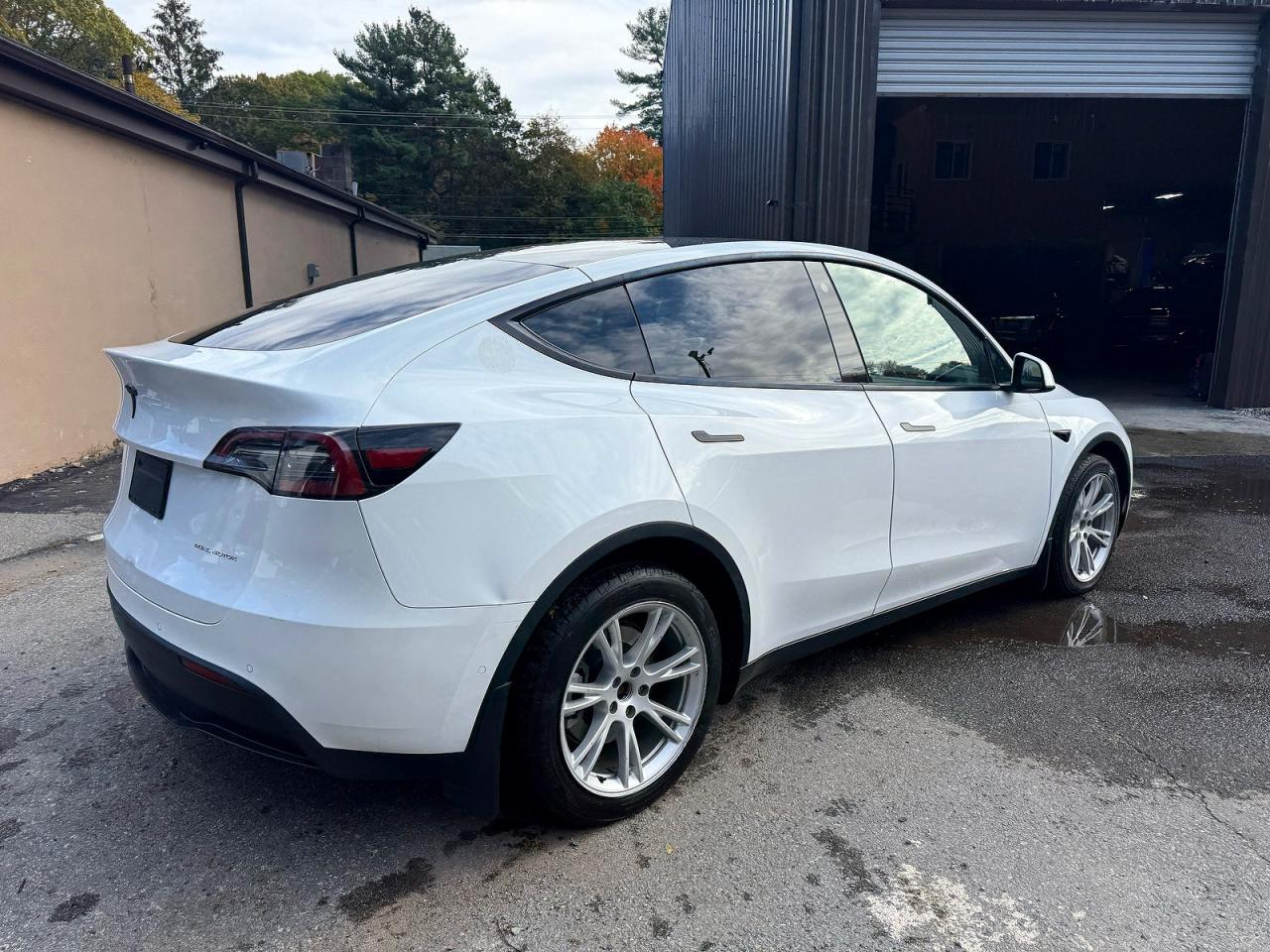 2021 Tesla Model Y - Image 4