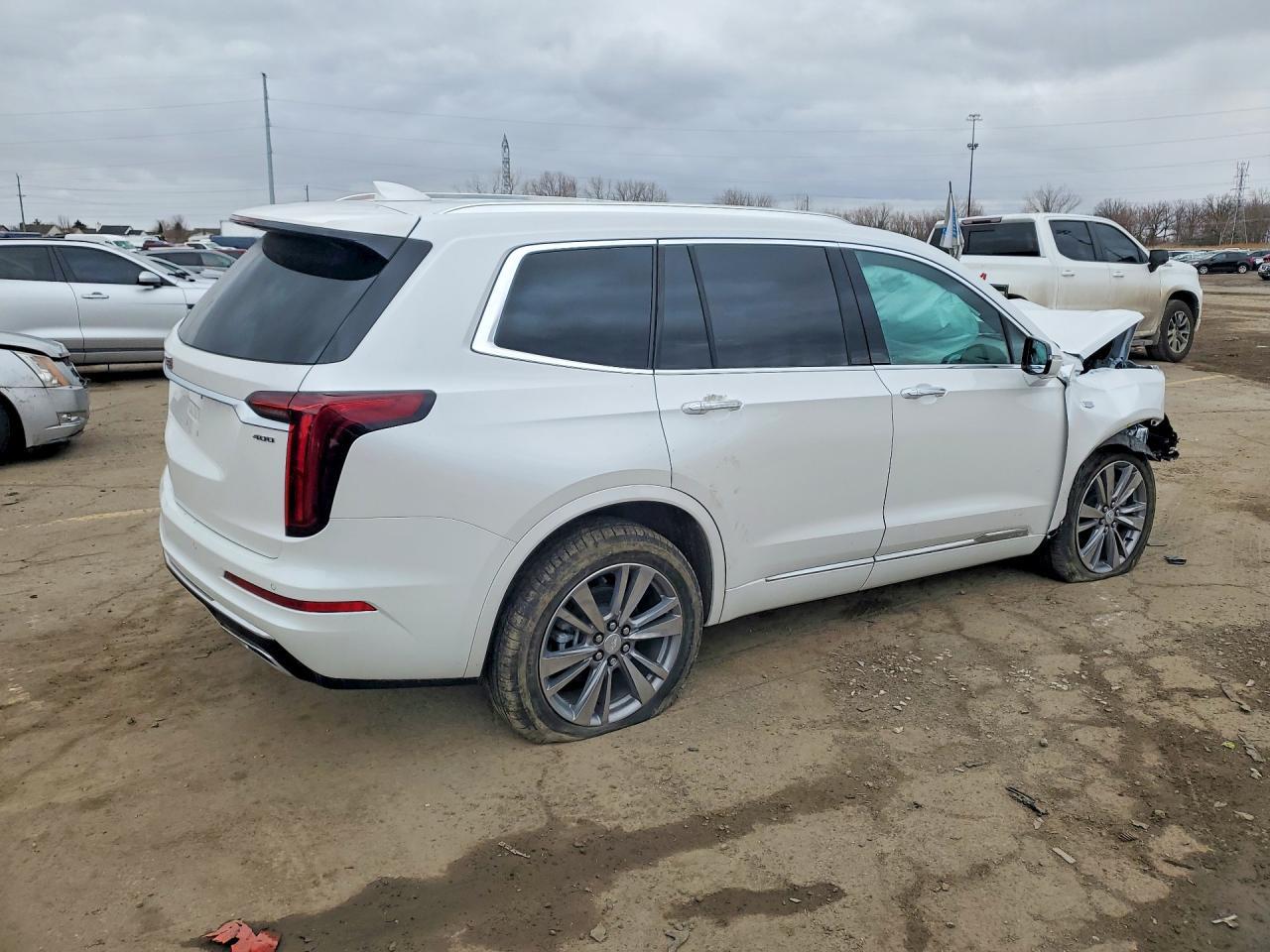 2025 Cadillac Xt6 Premium Luxury - Image 3