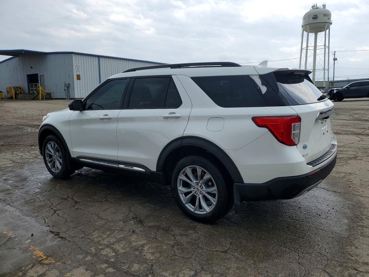 2022 Ford Explorer Xlt - Фото 2