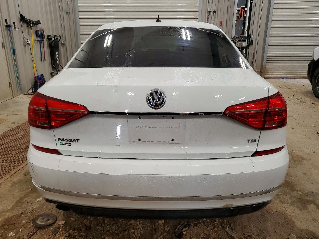 2016 Volkswagen Passat S - Фото 6