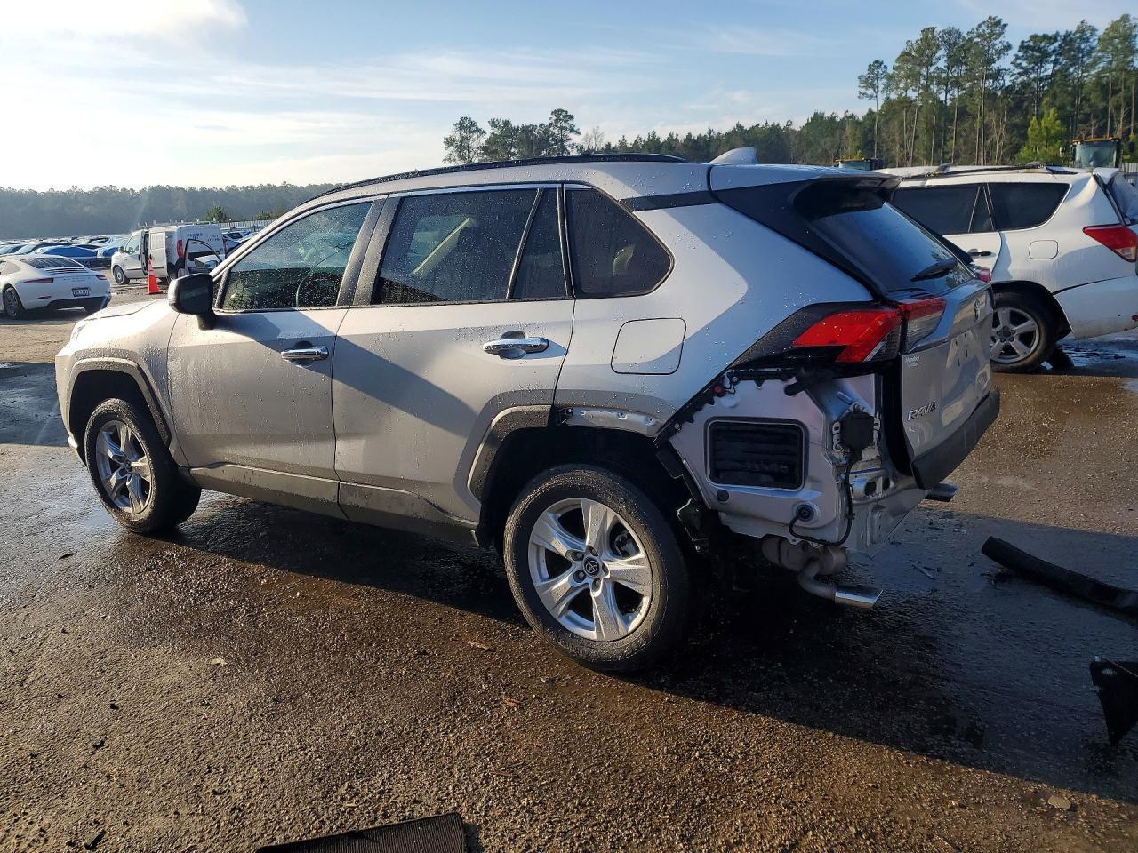 2019 Toyota Rav4 Xle - Image 2