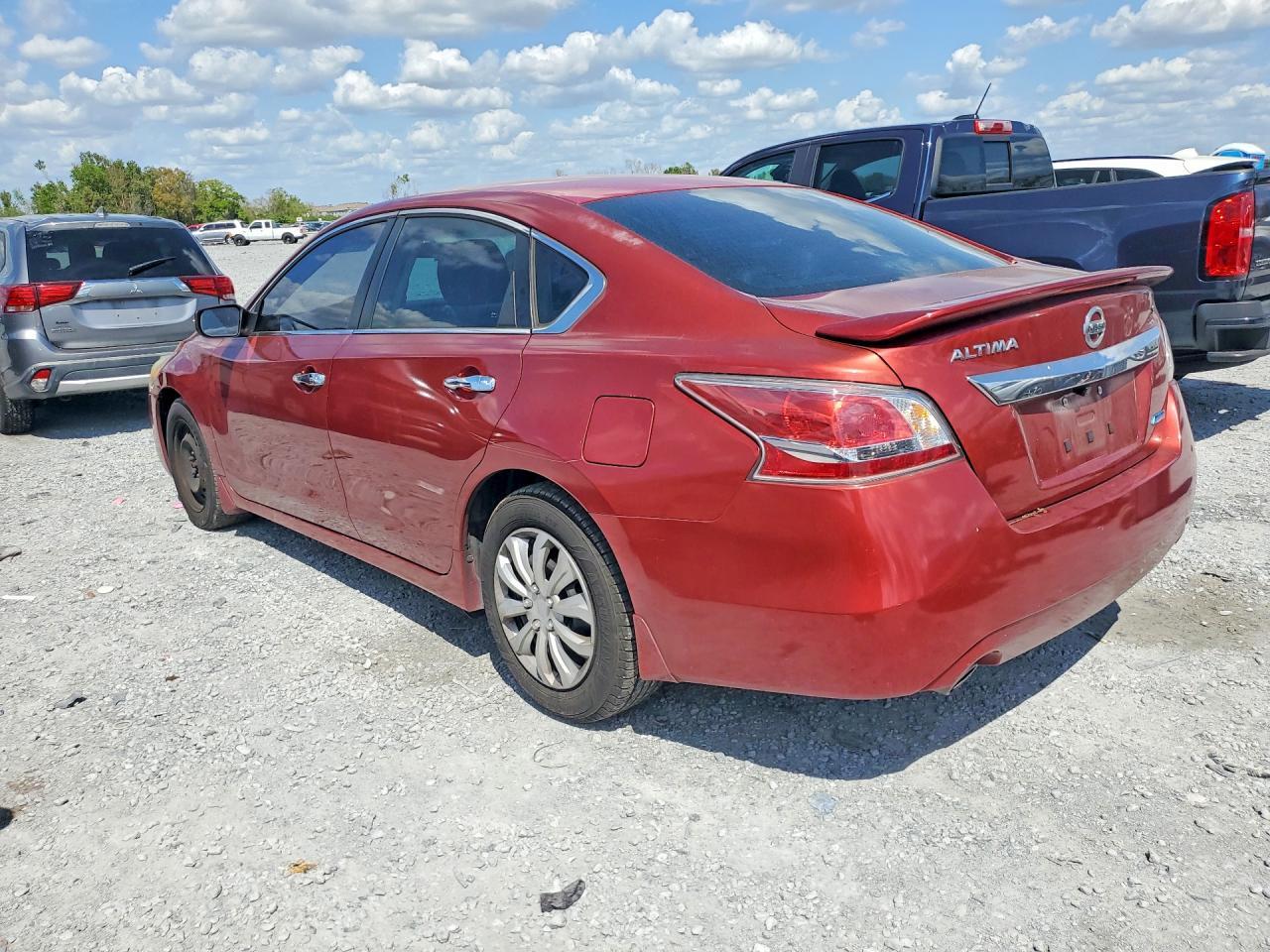 2014 Nissan Altima 2.5 S - Фото 2