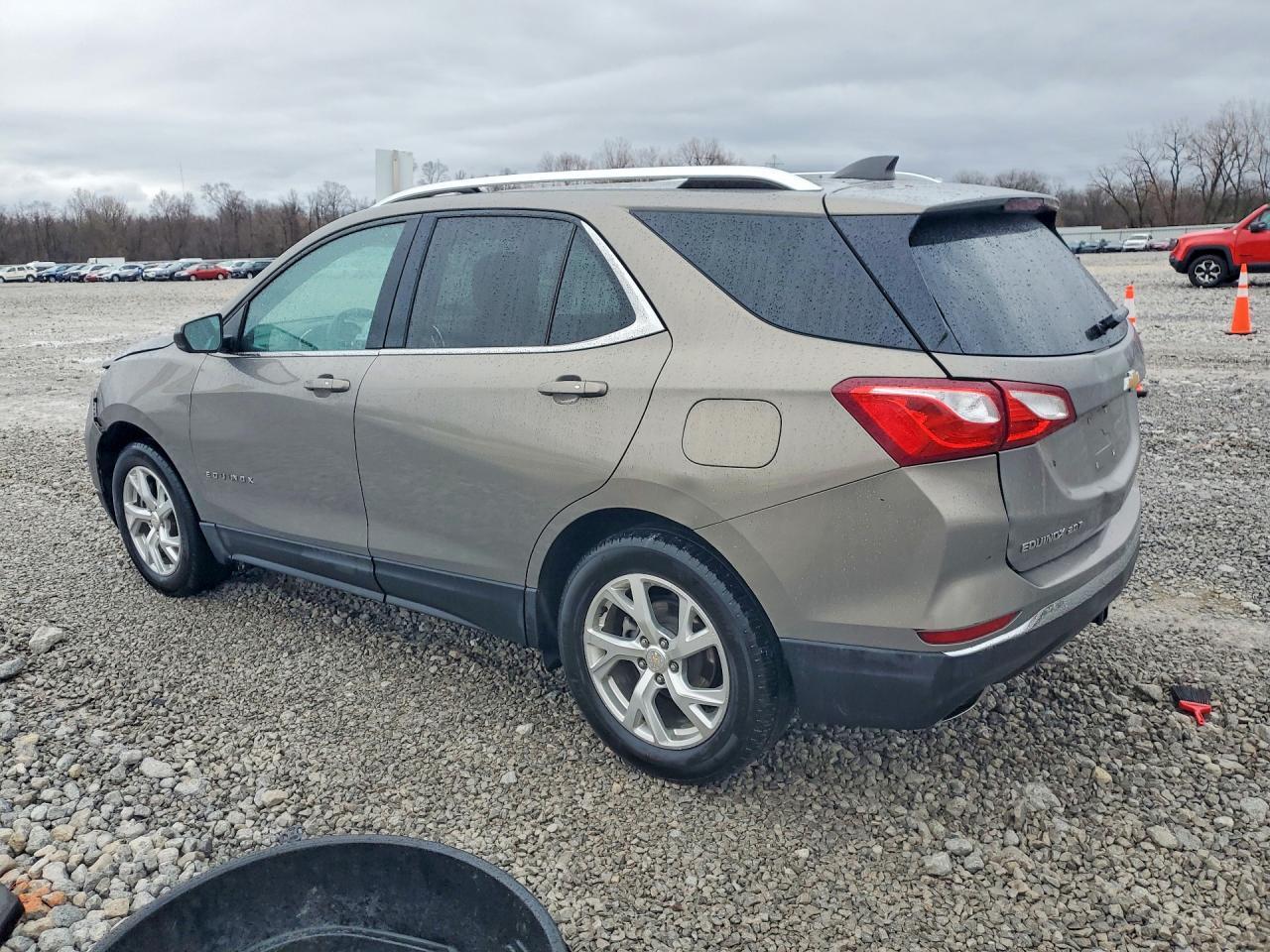2019 Chevrolet Equinox Lt - Image 2
