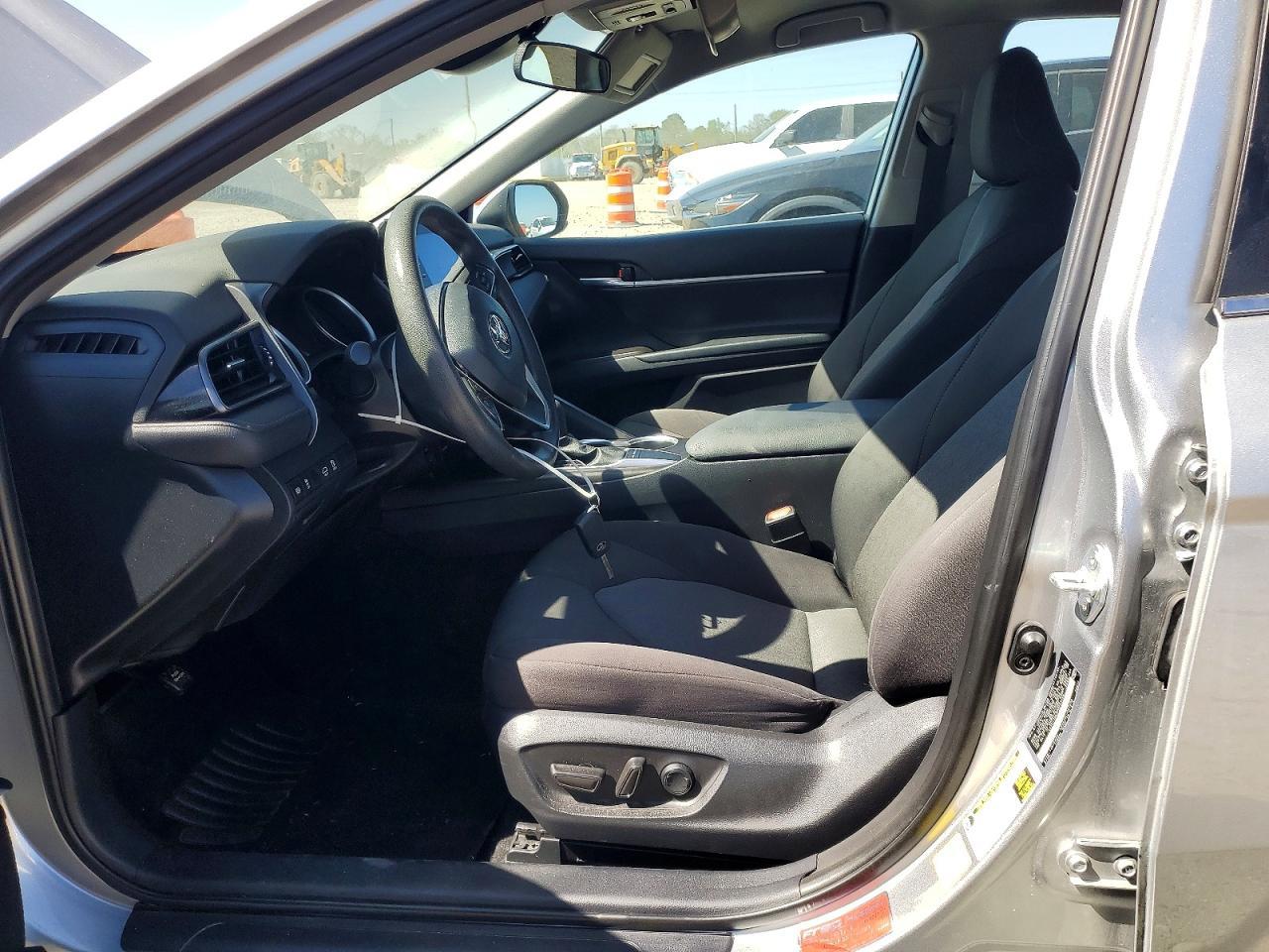 2023 Toyota Camry Le - Фото 7