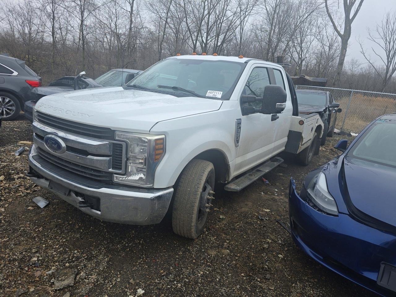 2017 Ford F350 Super Duty - Image 2