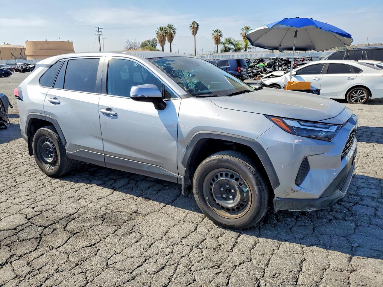 2025 Toyota Rav4 Le - Фото 4