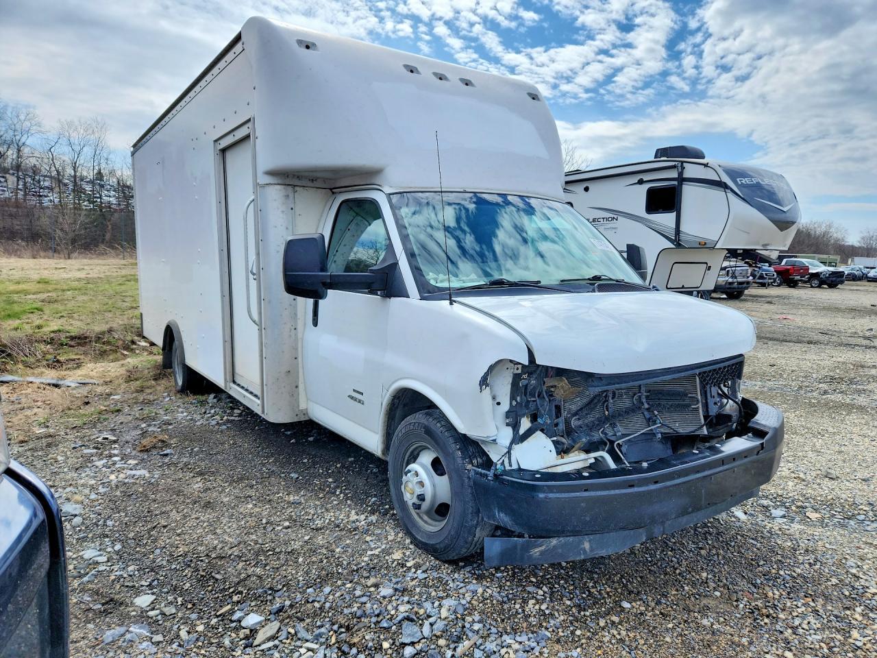 2019 Chevrolet Express Delivery Truck - Фото 4