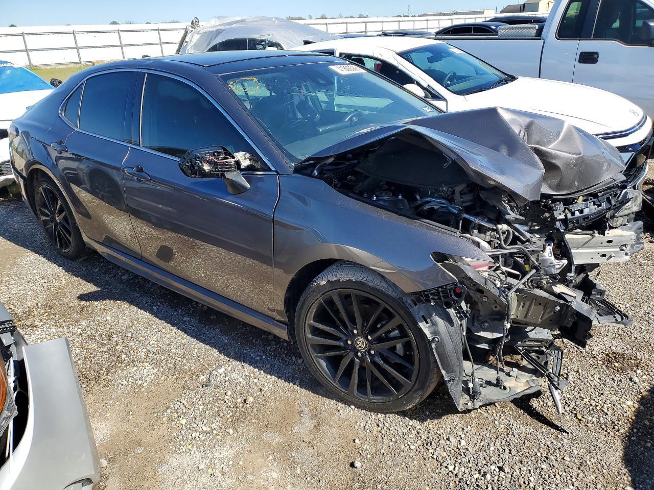 2021 Toyota Camry Xse - Фото 4