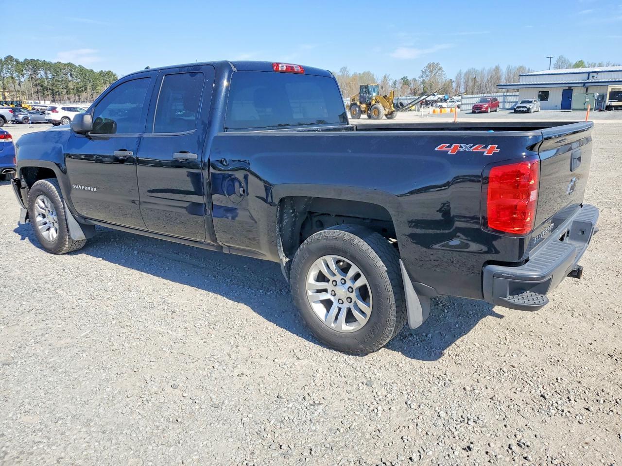 2016 Chevrolet Silverado K1500 - Image 2