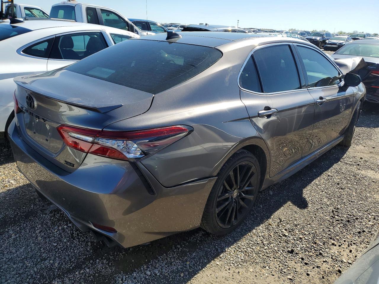 2021 Toyota Camry Xse - Фото 3