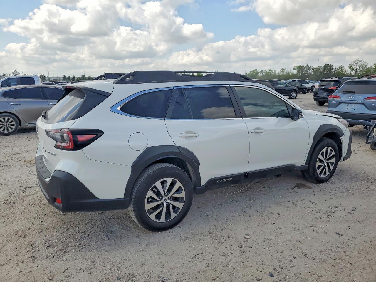 2025 Subaru Outback Premium - Фото 3
