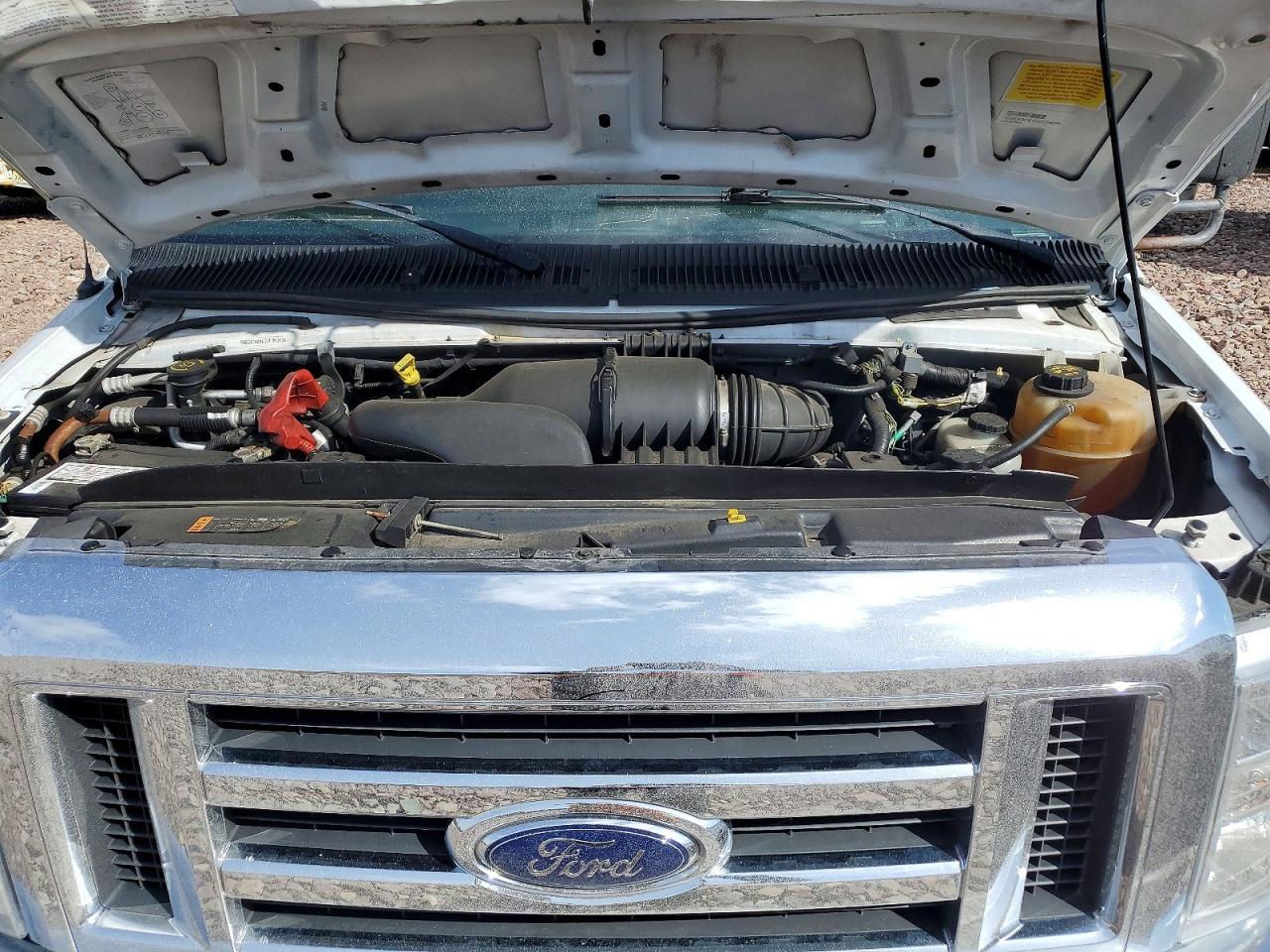 2017 Ford Econoline E350 Super Duty Cutaway Van - Image 7