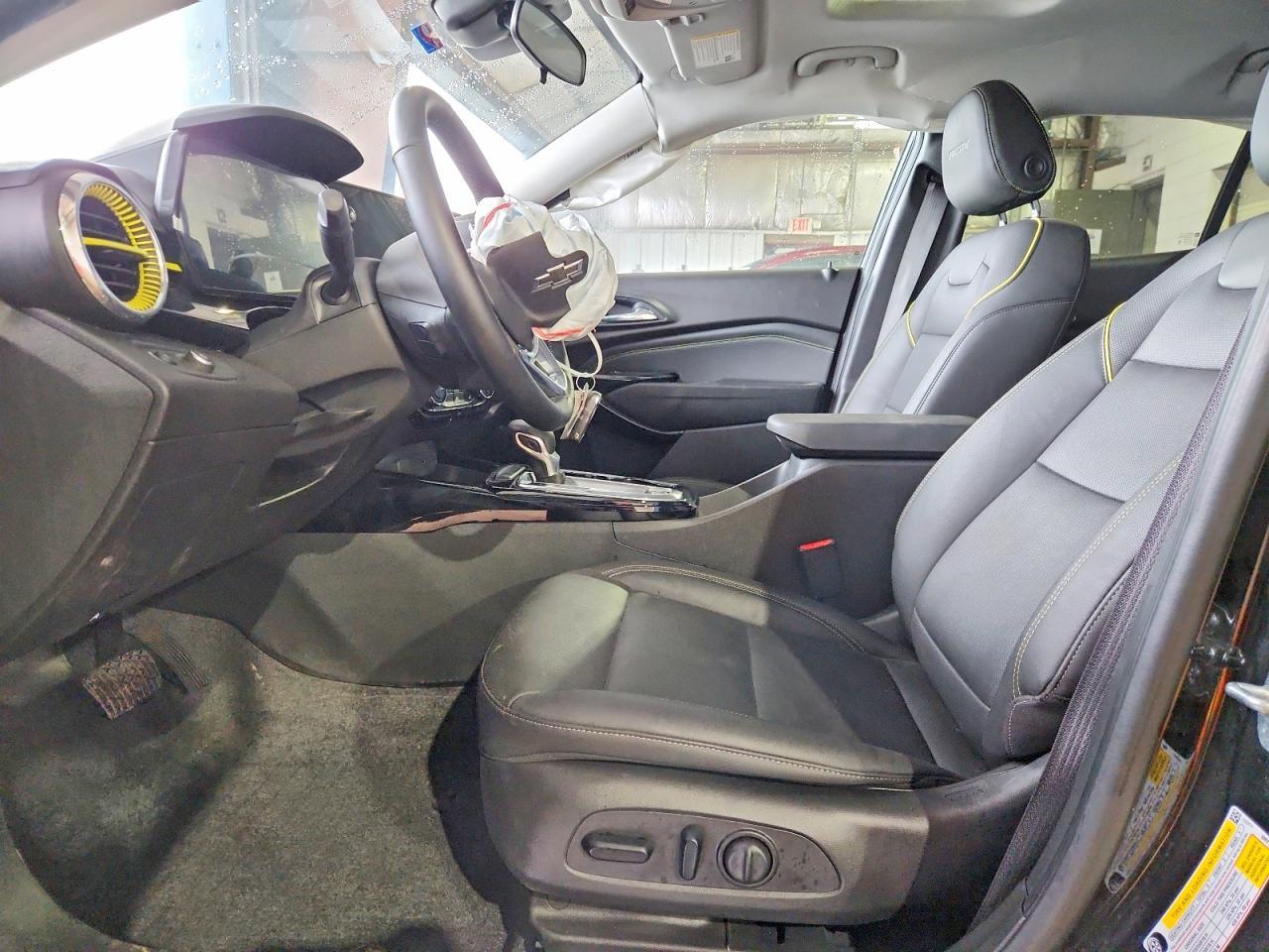 2025 Chevrolet Trax Activ - Image 7