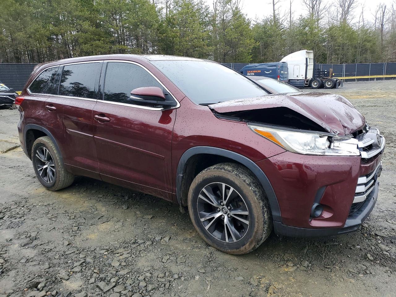 2018 Toyota Highlander Le - Image 4
