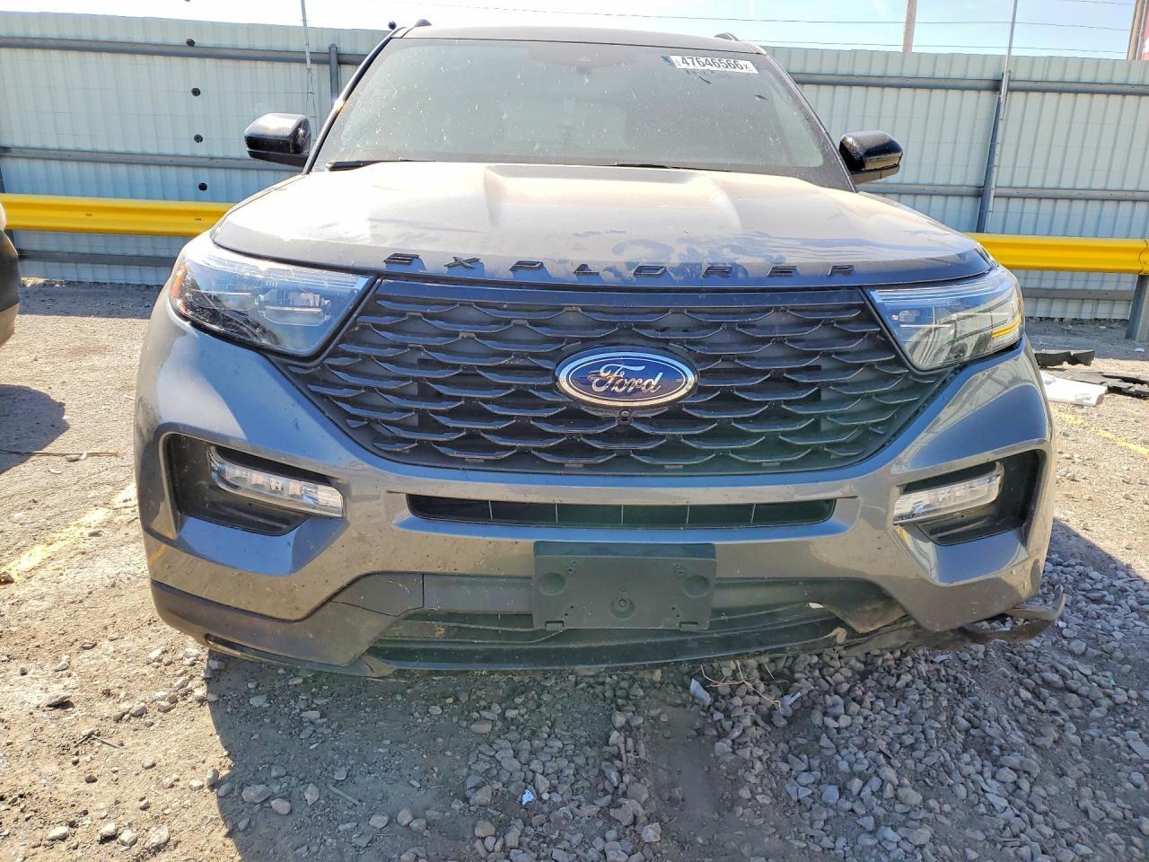 2023 Ford Explorer St-Line - Image 5