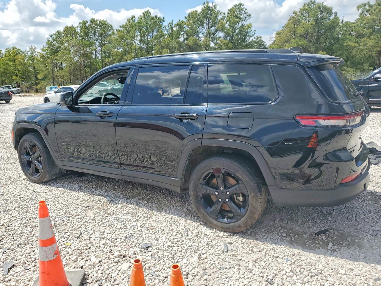 2024 Jeep Grand Cherokee L Limited - Image 2
