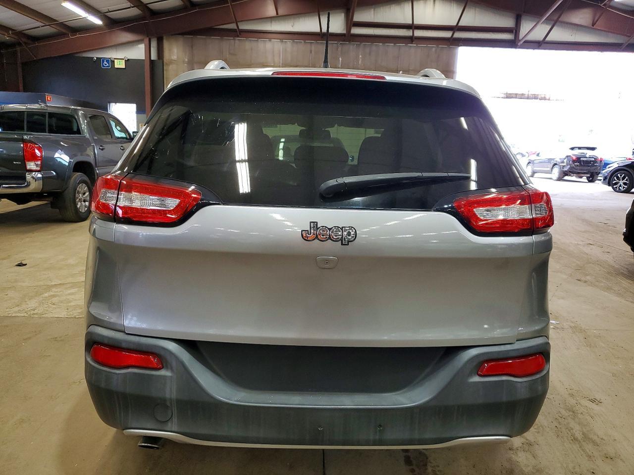 2015 Jeep Cherokee Latitude - Фото 6