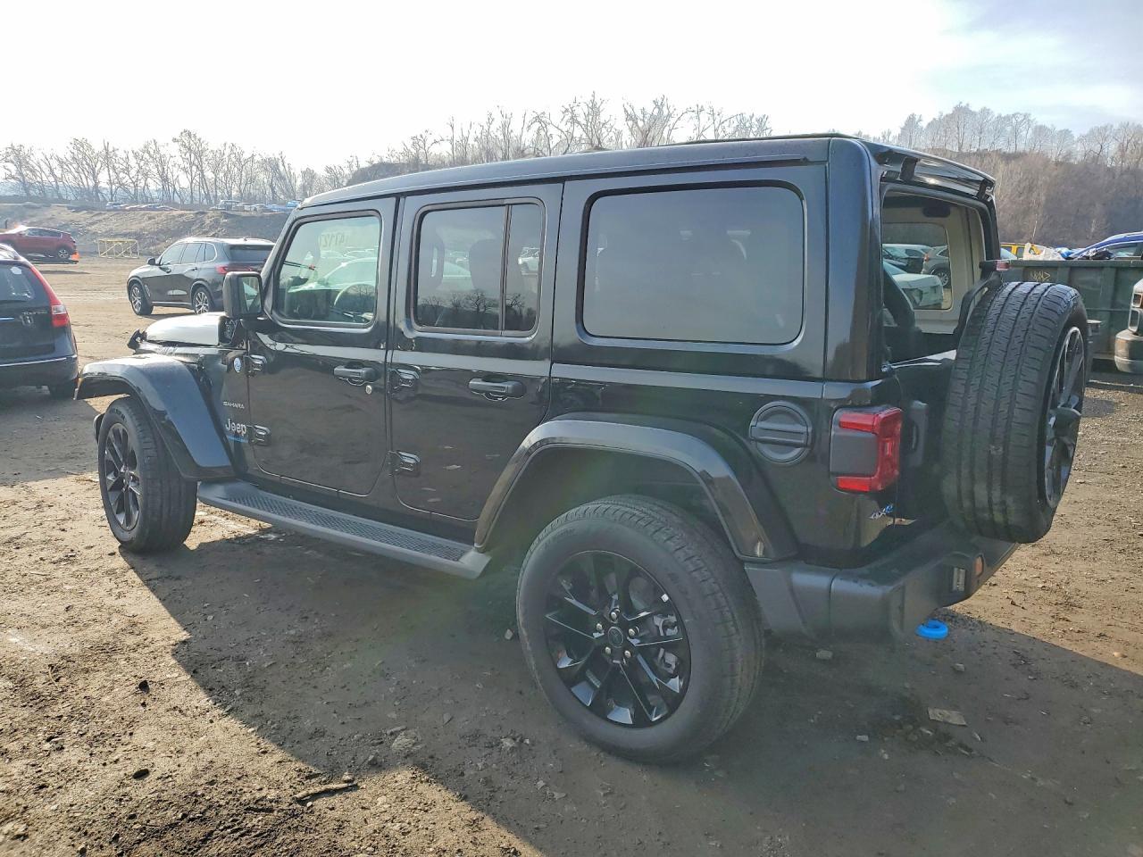 2024 Jeep Wrangler Sahara 4Xe - Фото 2