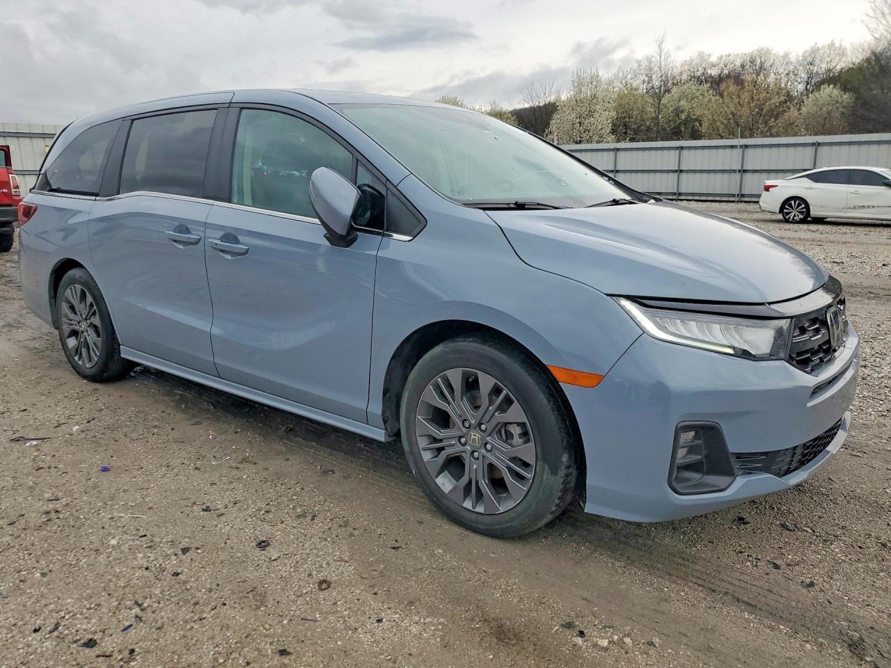 2025 Honda Odyssey - Image 4