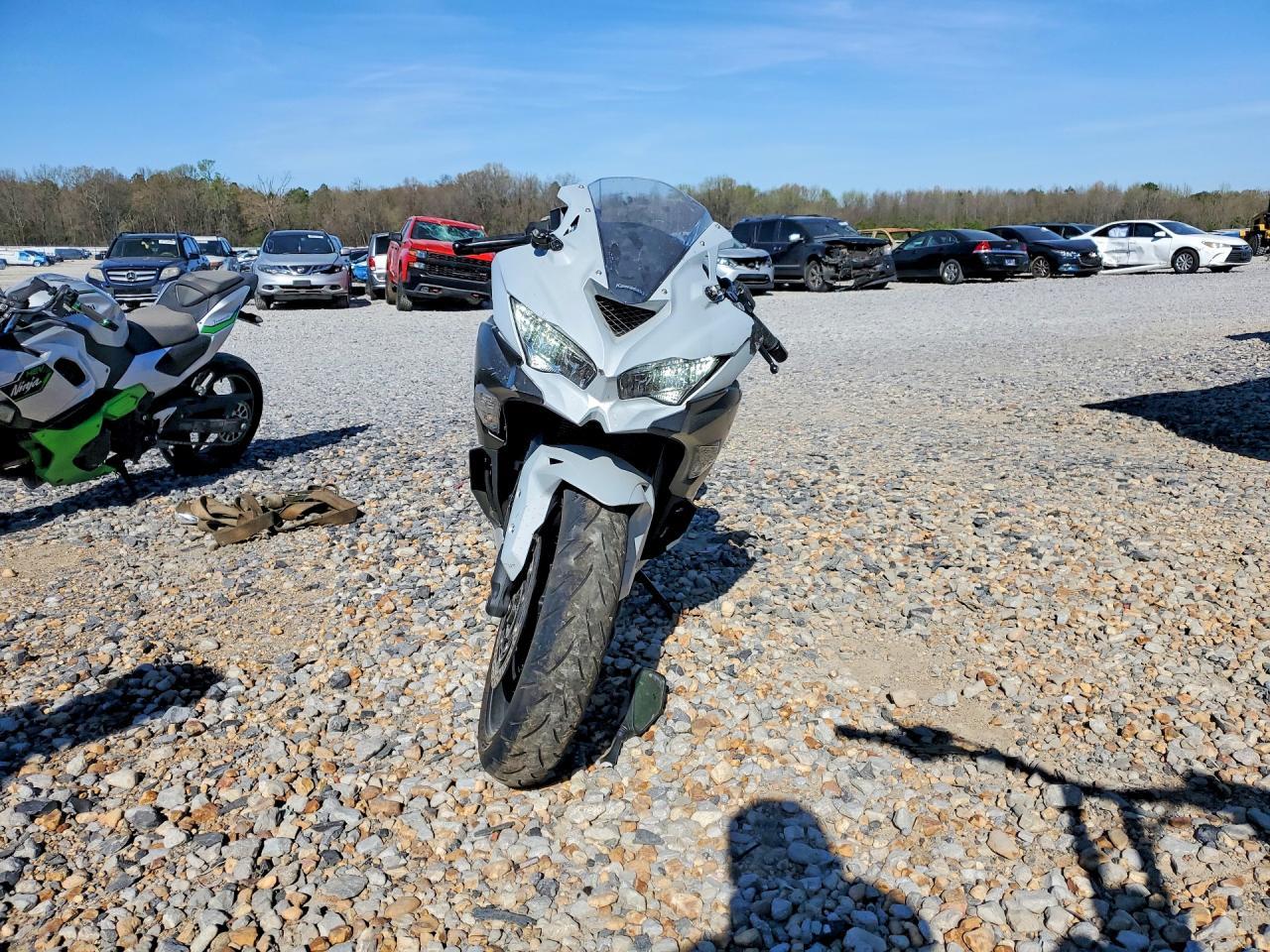 2025 Kawasaki Zx400 S - Image 2