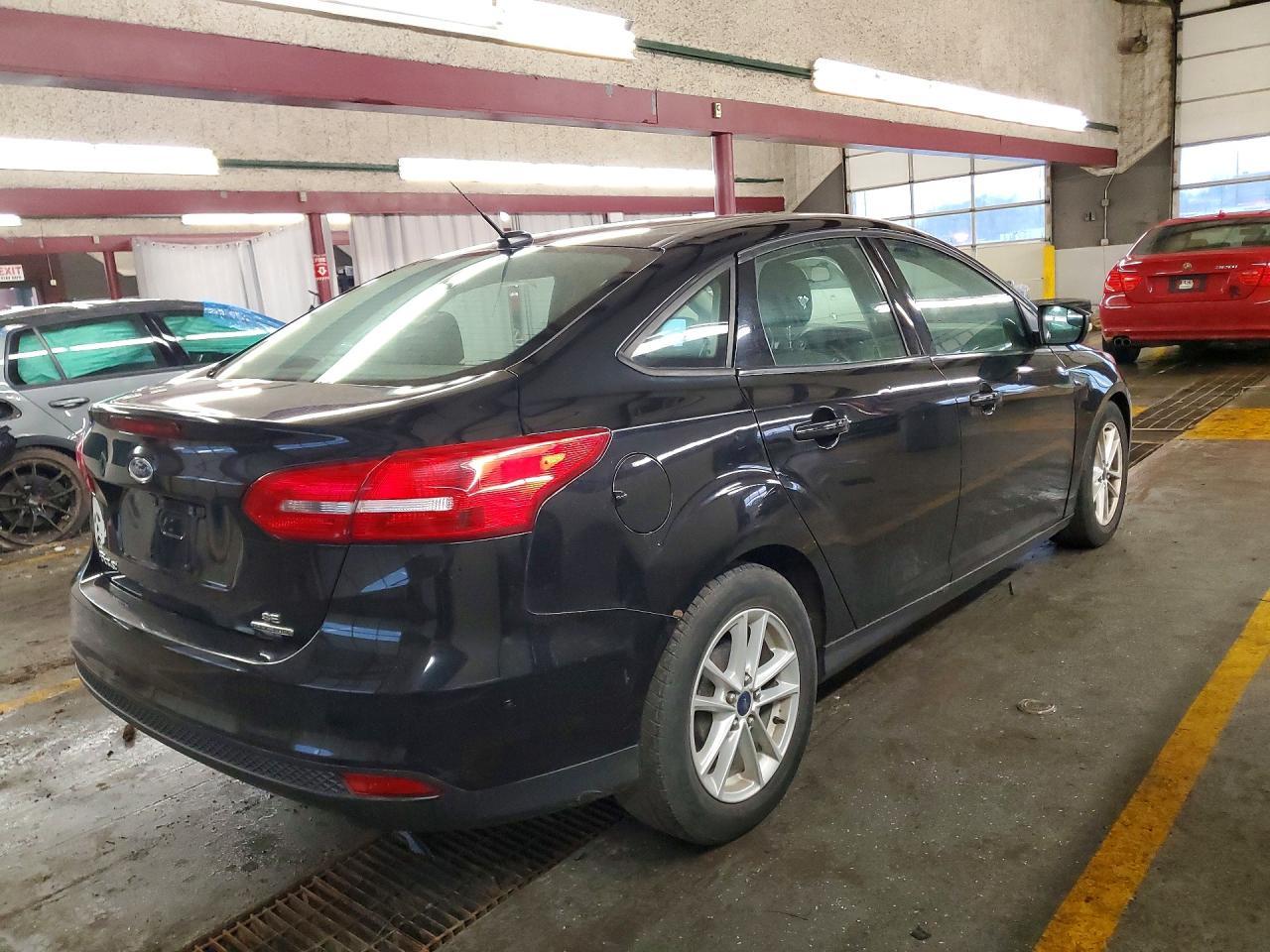 2016 Ford Focus Se - Фото 3