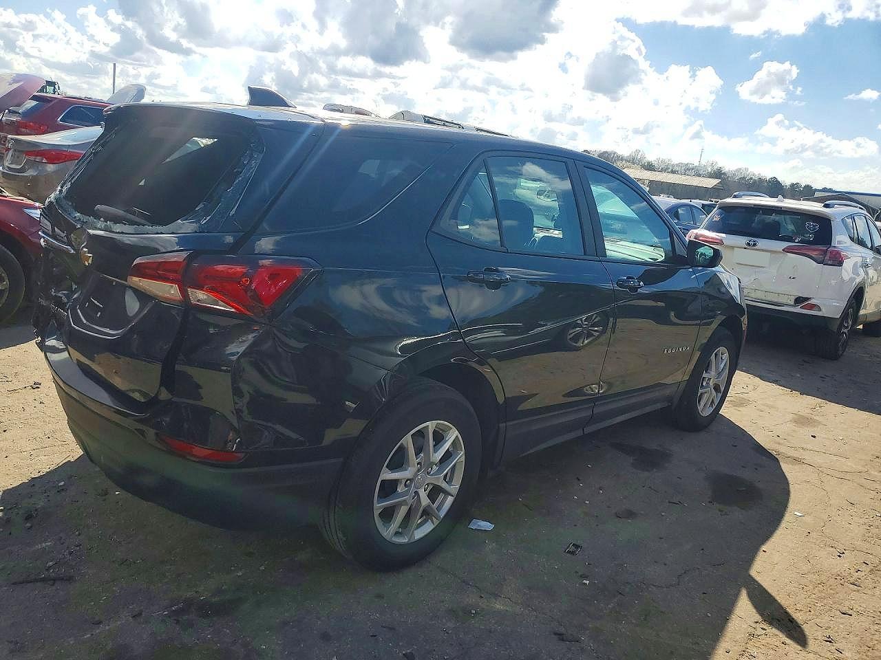 2024 Chevrolet Equinox Ls - Image 3