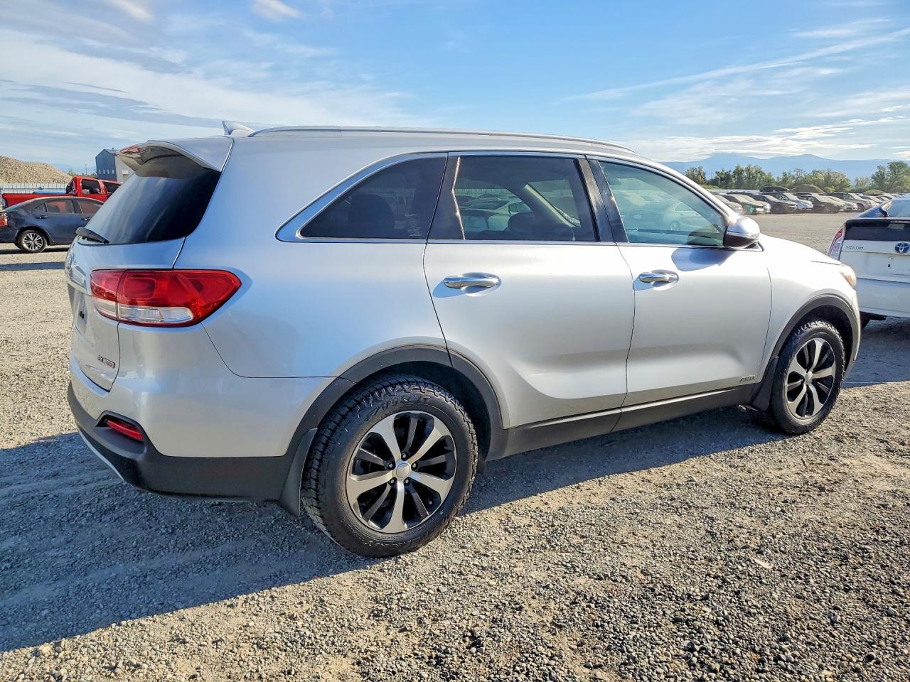 2016 Kia Sorento Ex - Image 3