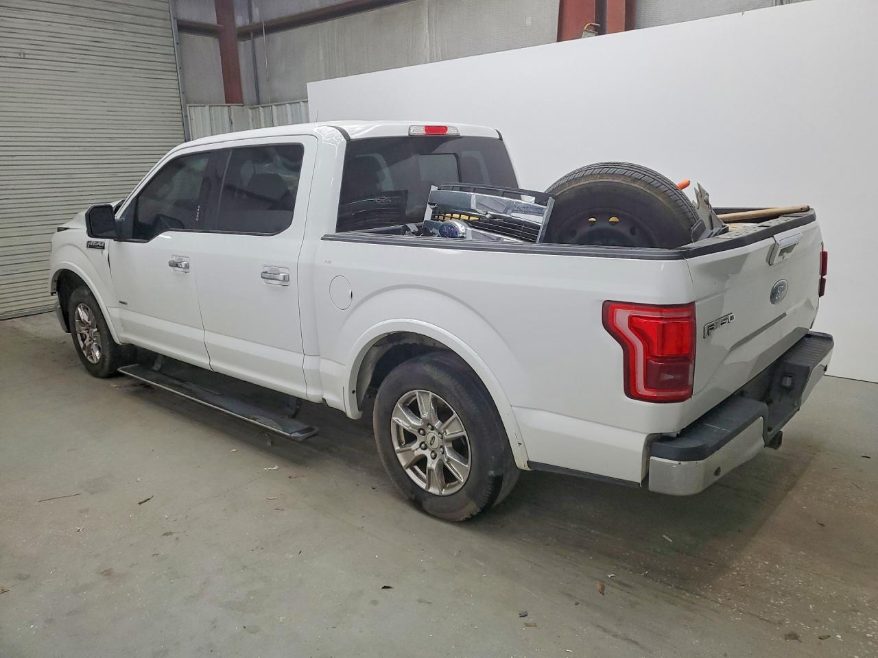 2016 Ford F150 Supercrew - Фото 2