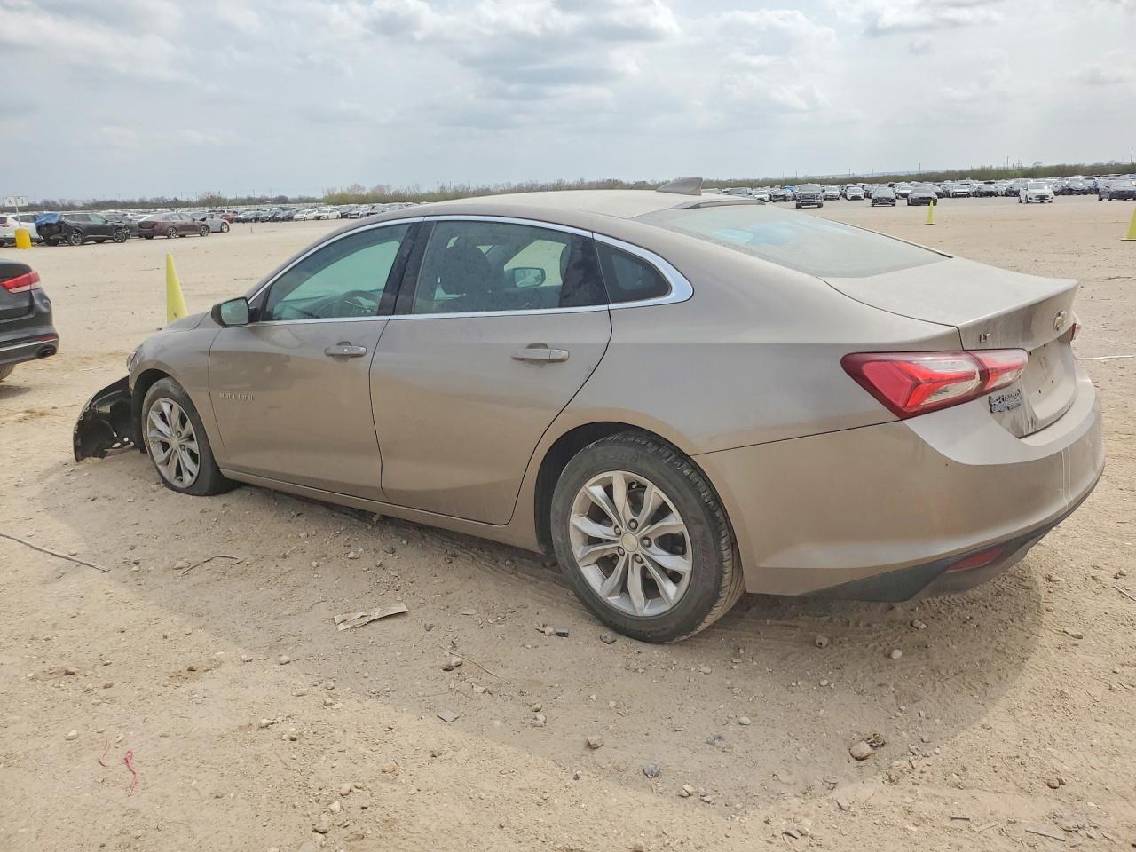 2022 Chevrolet Malibu Lt - Фото 2
