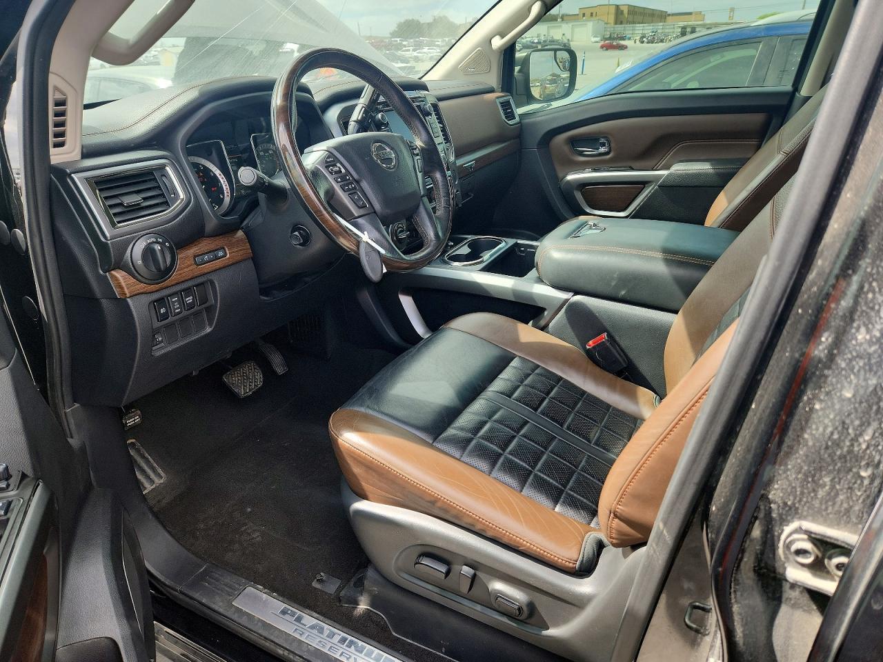 2019 Nissan Titan Platinum Reserve - Фото 7