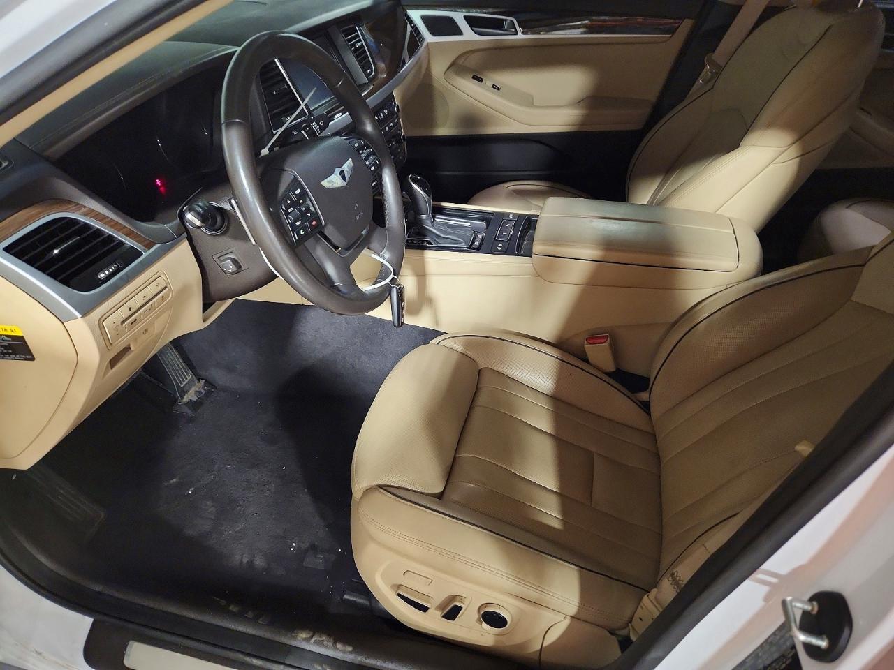 2015 Hyundai Genesis 3.8L - Фото 7