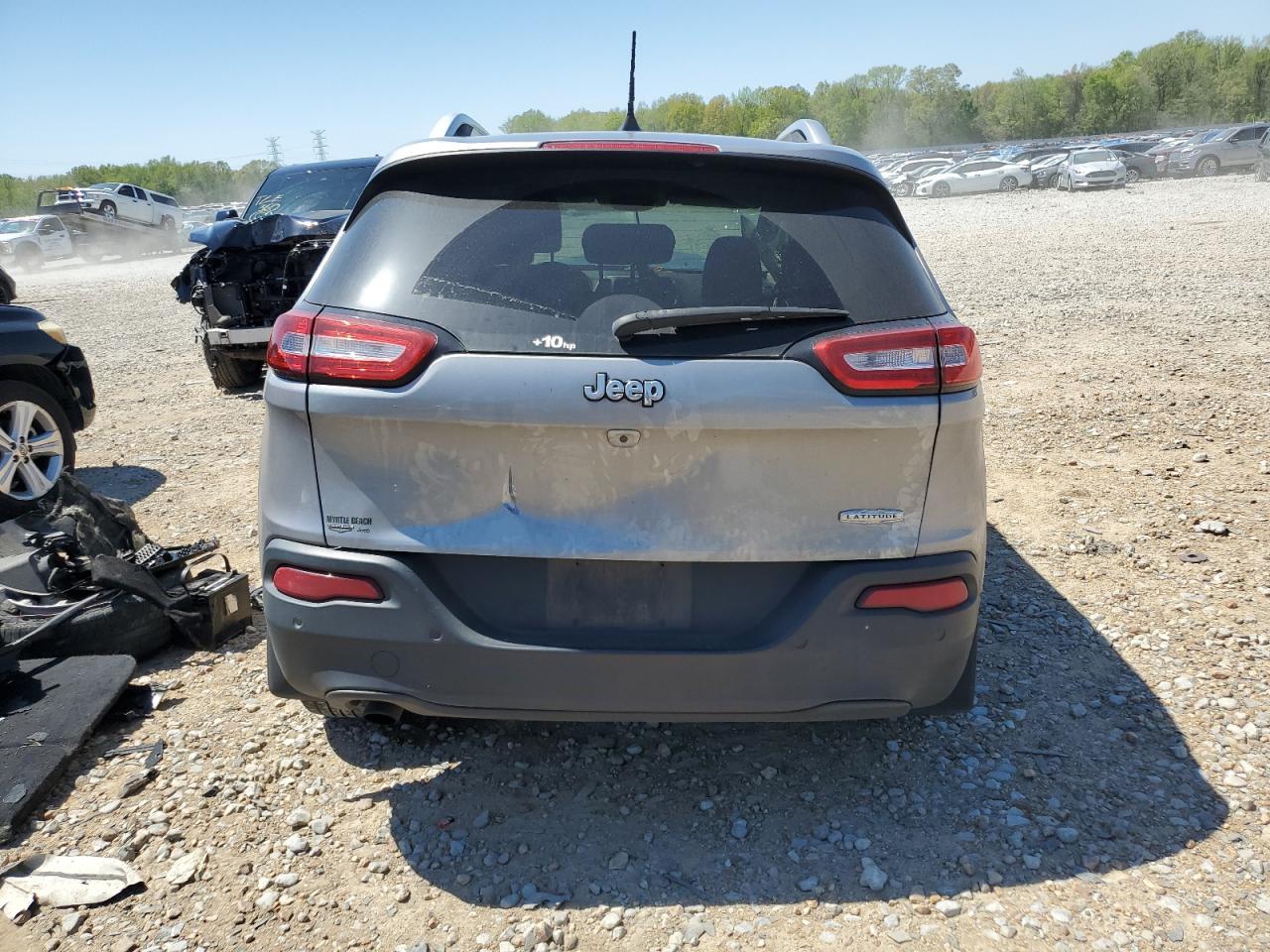 2016 Jeep Cherokee Latitude - Image 6