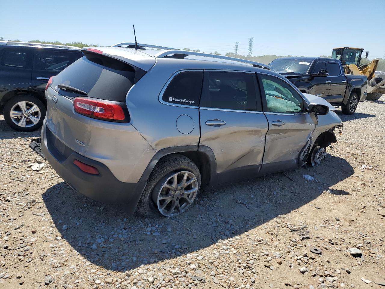 2016 Jeep Cherokee Latitude - Image 3