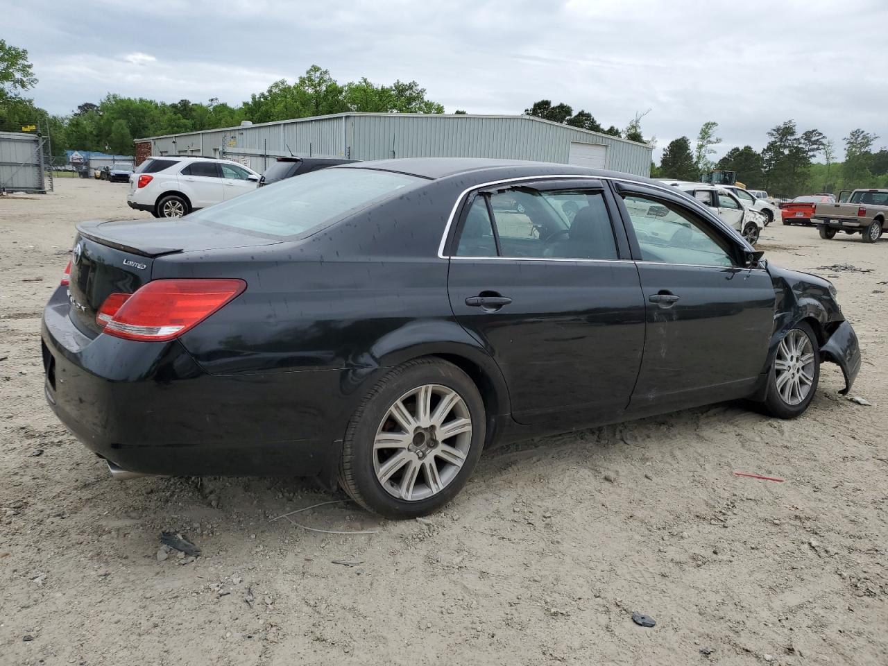 2005 Toyota Avalon Xl - Image 3