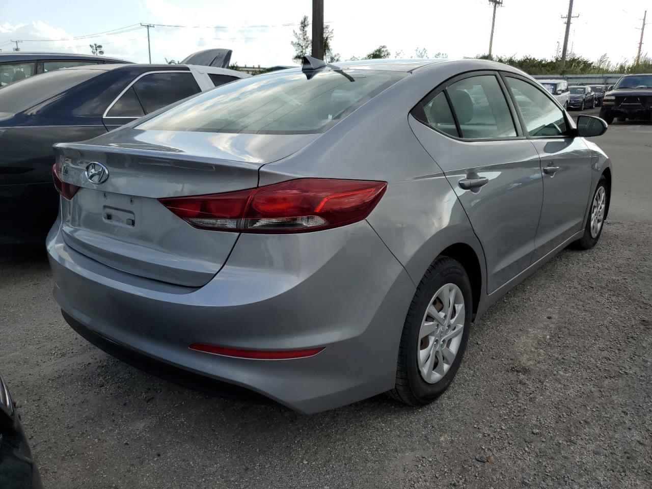 2017 Hyundai Elantra Se - Image 3