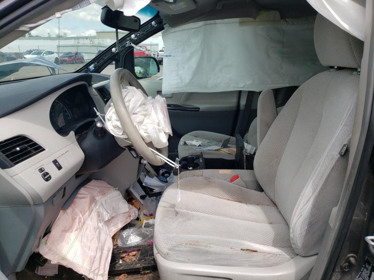 2013 Toyota Sienna Le - Фото 7