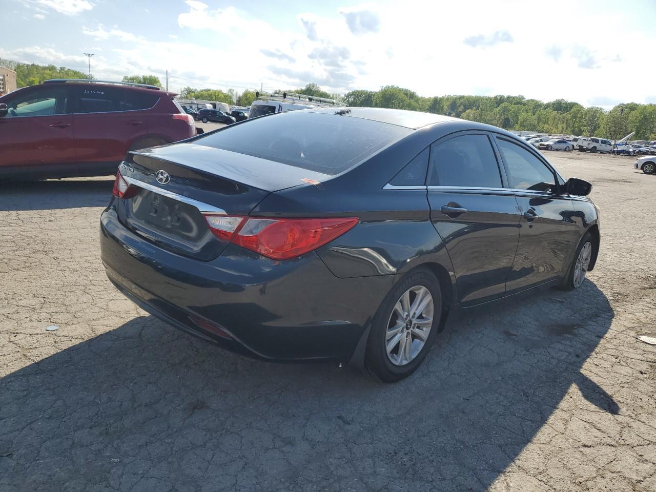 2013 Hyundai Sonata Gls - Image 3