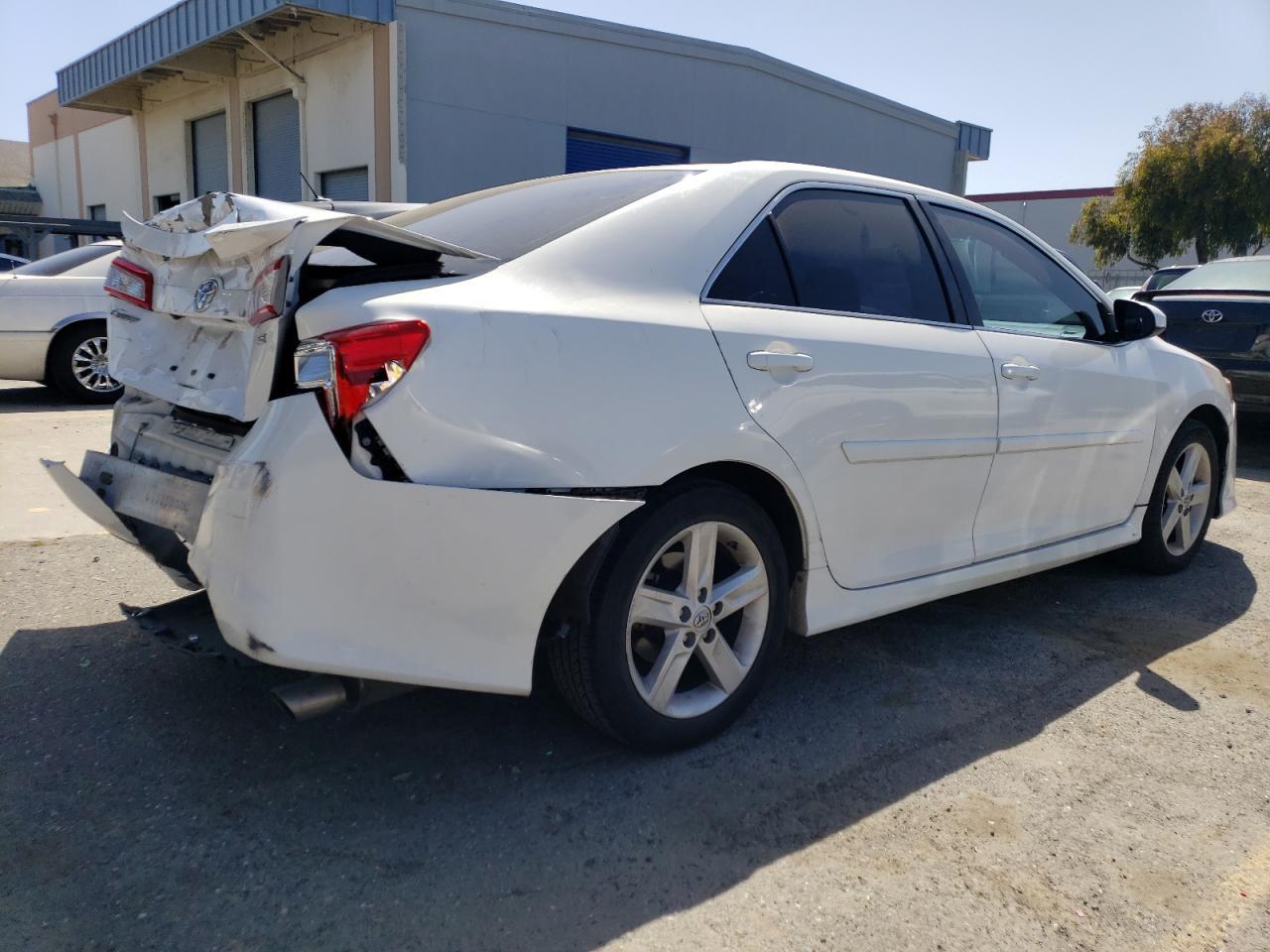 2014 Toyota Camray - Фото 3