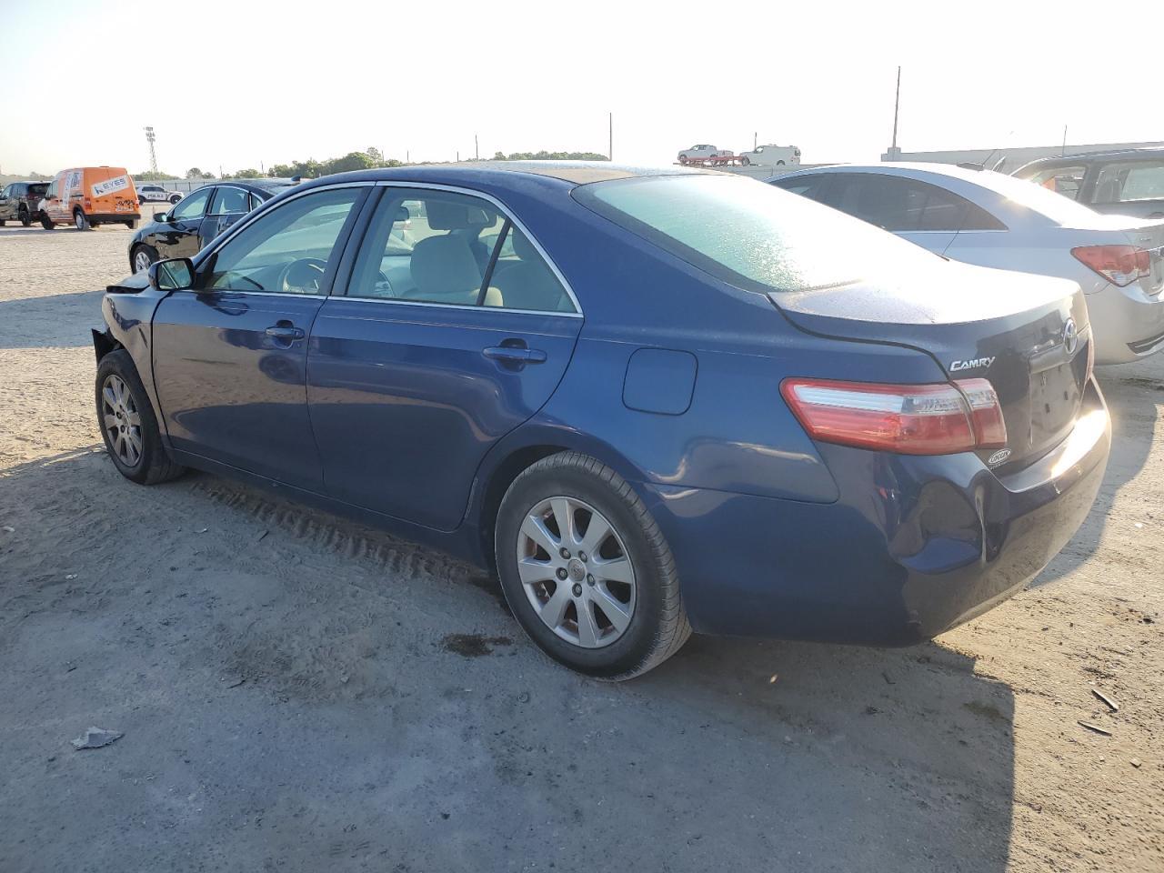 2007 Toyota Camry Ce - Фото 2