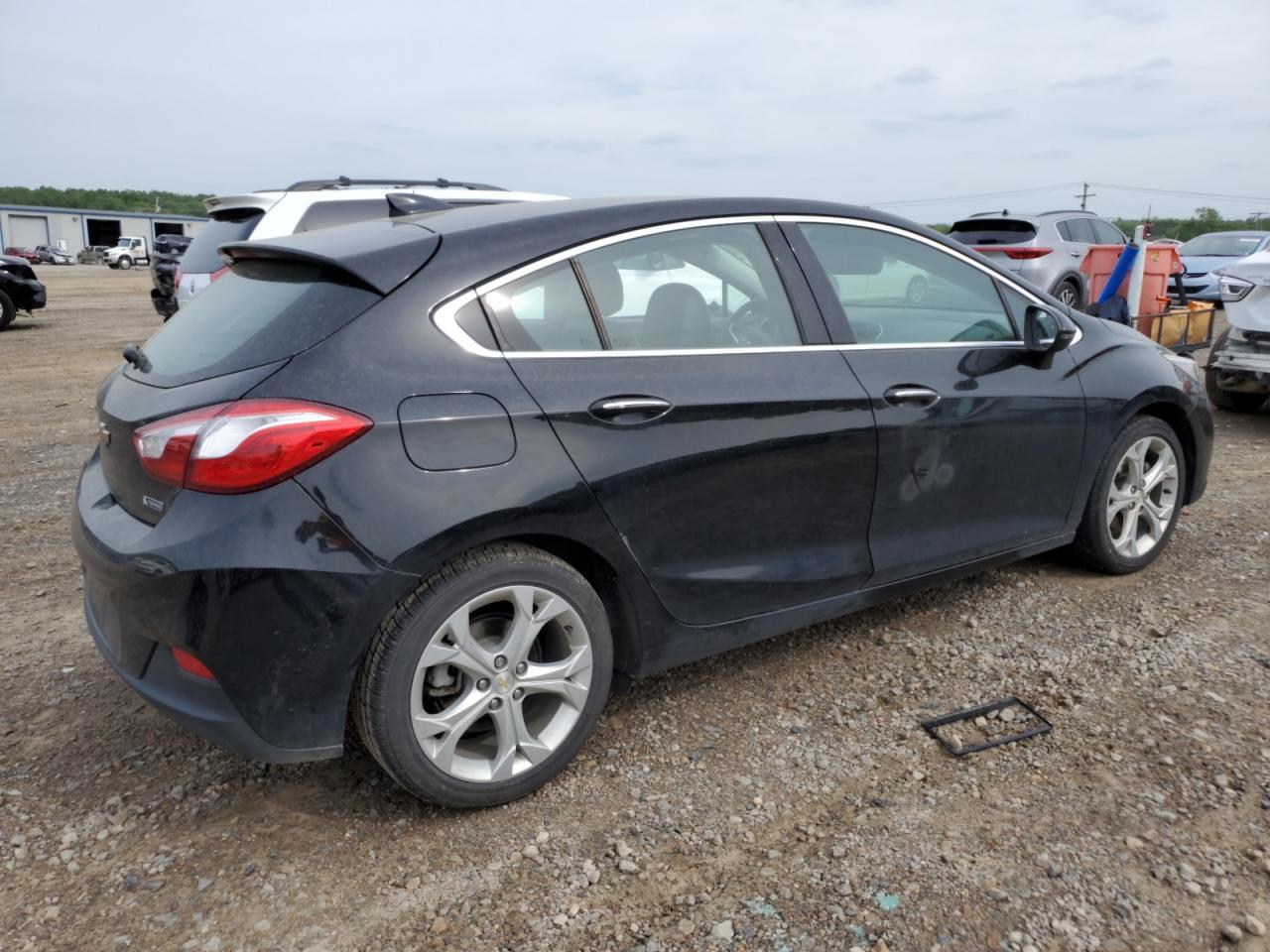 2017 Chevrolet Cruze Premier - Image 3