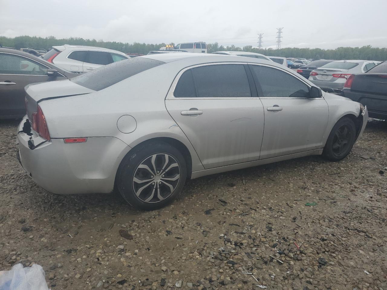 2011 Chevrolet Malibu Ls - Image 3