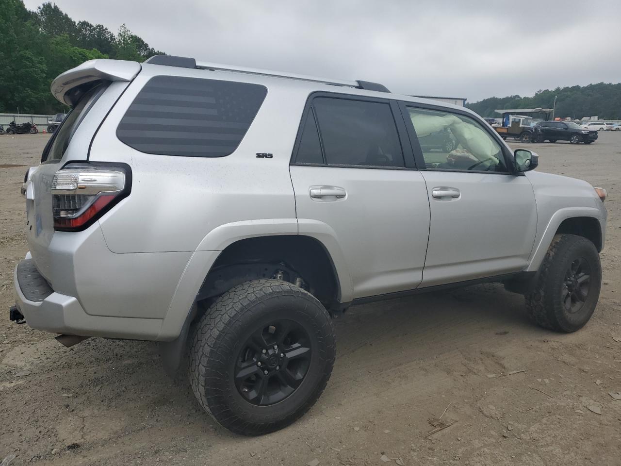 2017 Toyota 4Runner Sr5/Sr5 Premium - Image 3