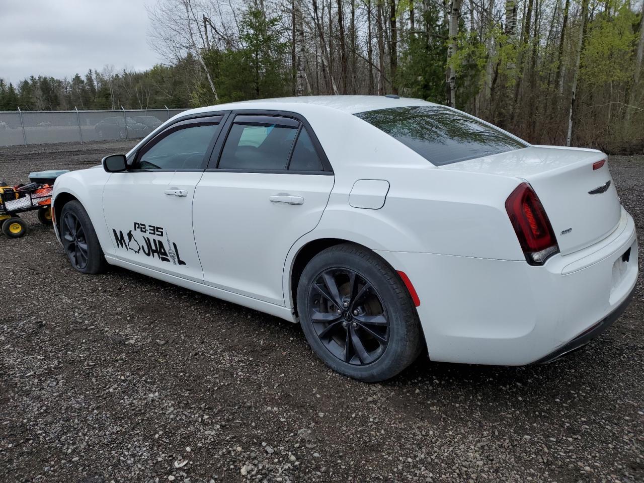 2016 Chrysler 300 S - Image 2