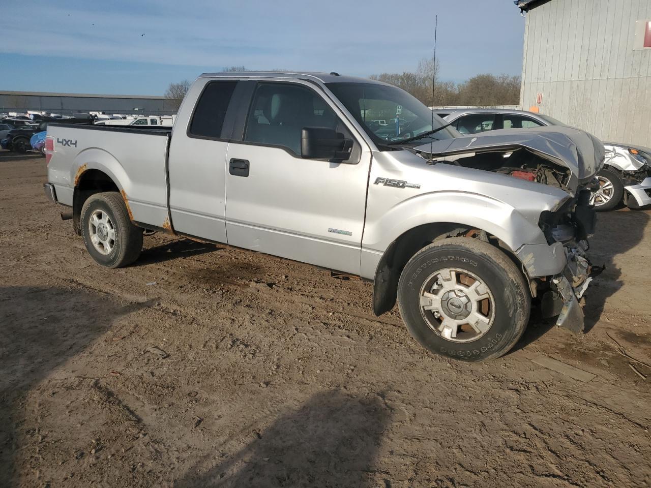2013 Ford F150 Super Cab - Image 4