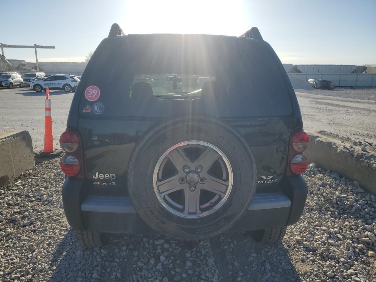 2005 Jeep Liberty Renegade - Фото 6