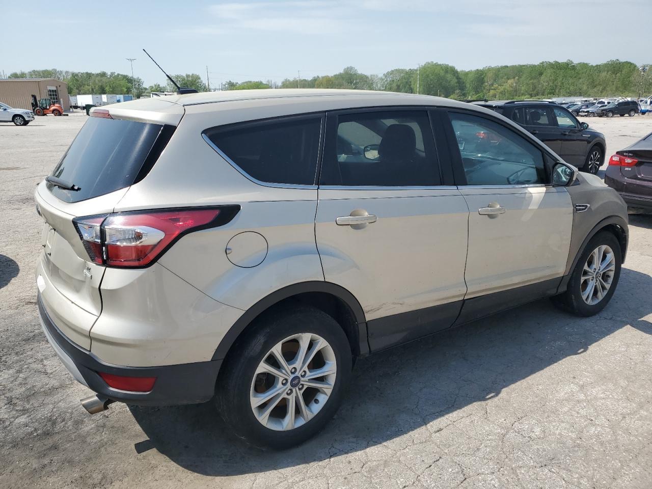 2017 Ford Escape Se - Фото 3